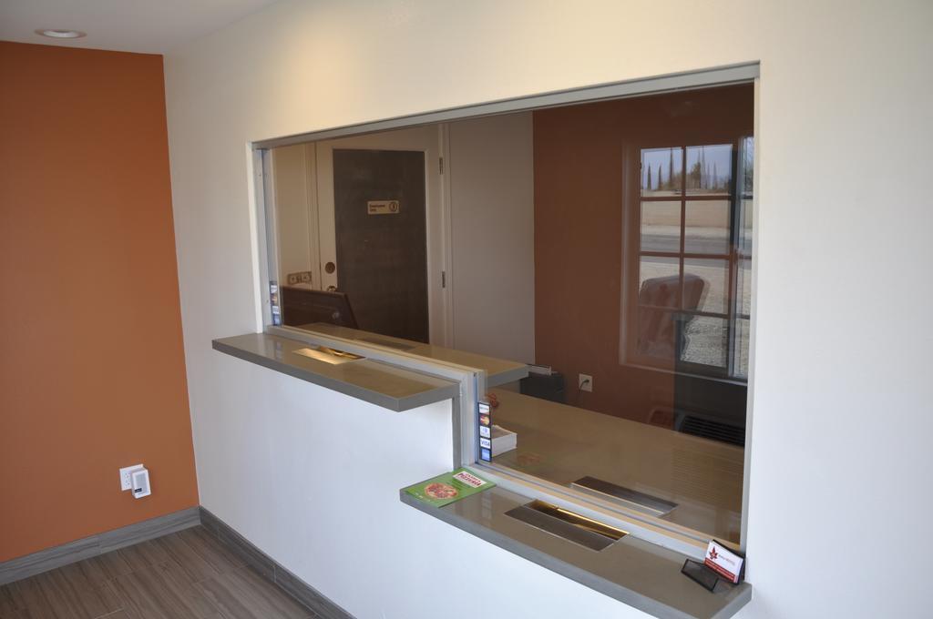 Motel 6 Maple/Main Hesperia Dış mekan fotoğraf