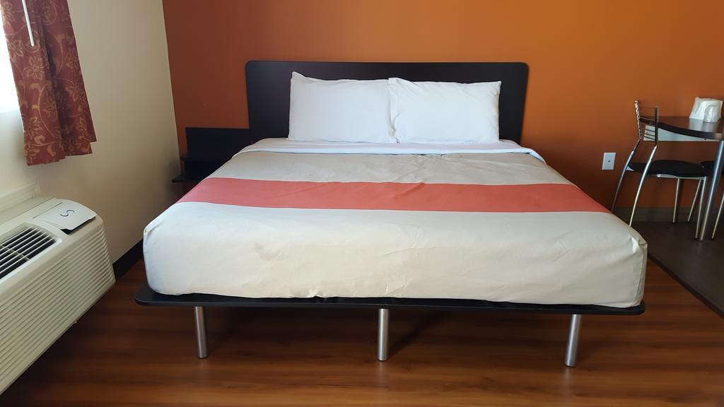 Motel 6 Maple/Main Hesperia Dış mekan fotoğraf